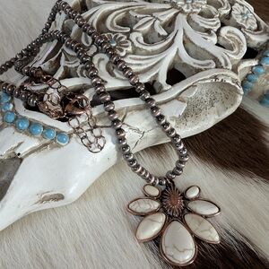 Elegant Cream and Silver Necklace